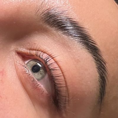 Browlifting bei Körper•Blüte Wellness Massage & Skin Care