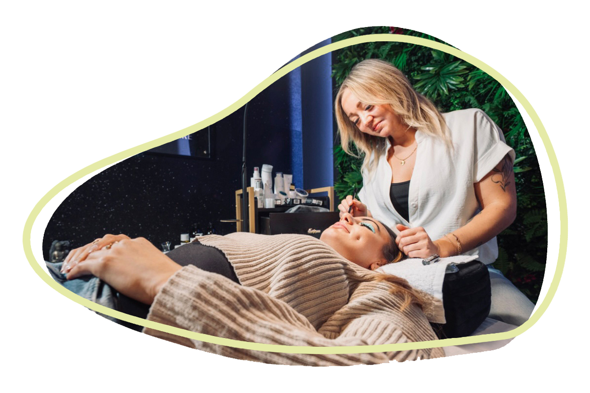 Körper•Blüte Wellnessmassage & Skin Care bei der Arbeit